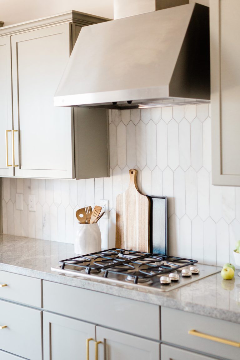 7 Easy Ways To Declutter Your Countertop (This Time For Good!)